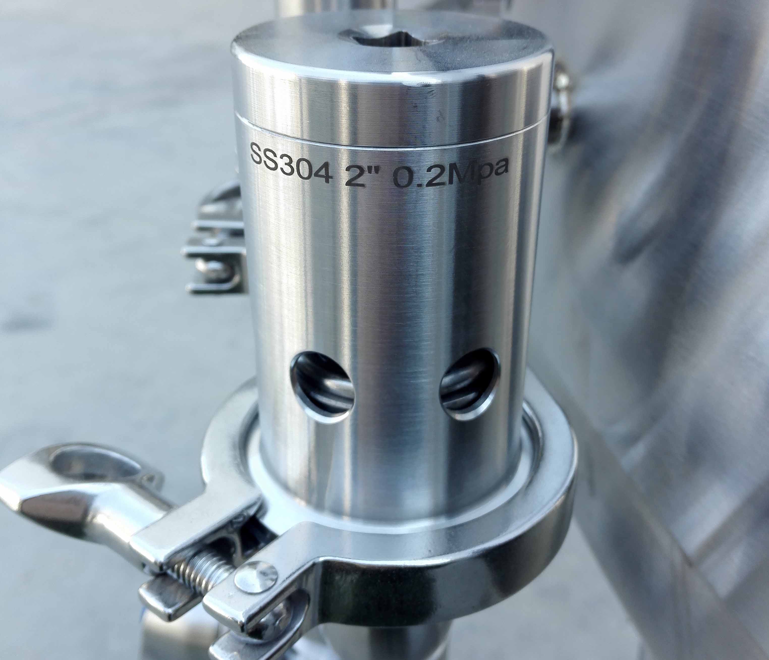 <b>Safe valve and bunging valve for fermentation tank</b>